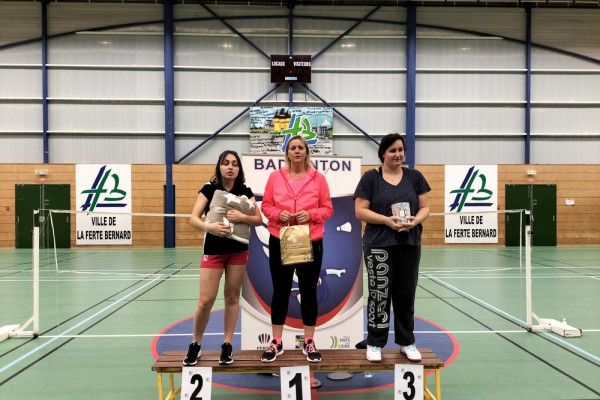 2021-11-19-woman-bad-friday-14EF8A1D69-0FDC-41EB-E8D3-72DE96817BC7.png